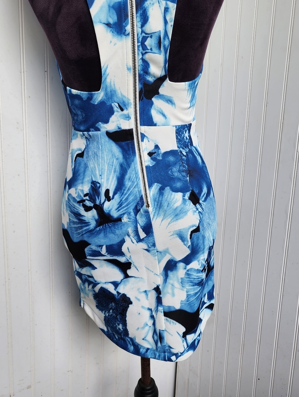 NWT Lulus Womens Budding Up Blue Floral Print Bodycon Dress  Deep V-Neck Sz S - Picture 14 of 16
